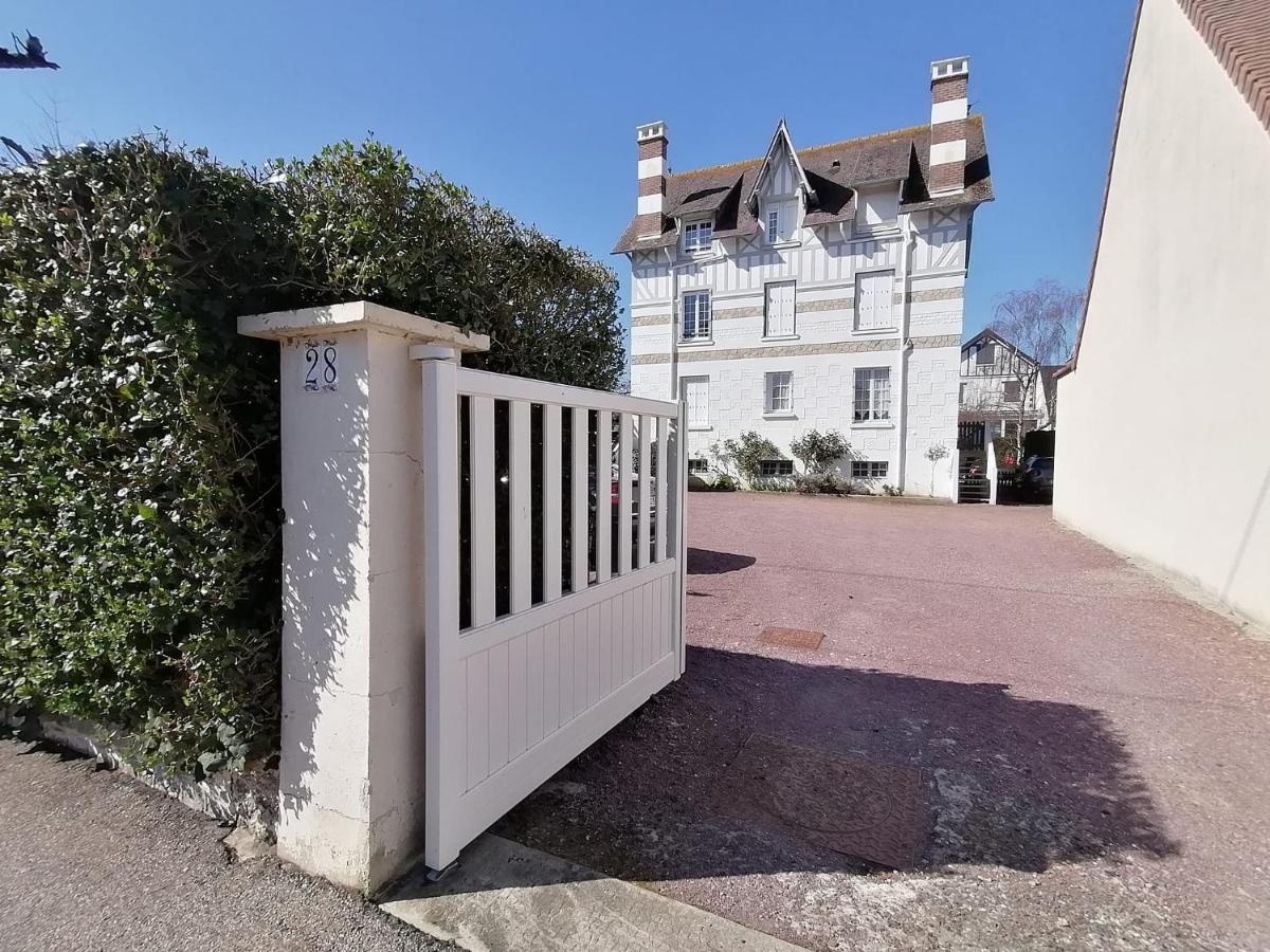 A La "Georgette" Et Son Jardin Avec Parking Lejlighed Villers-sur-Mer Eksteriør billede